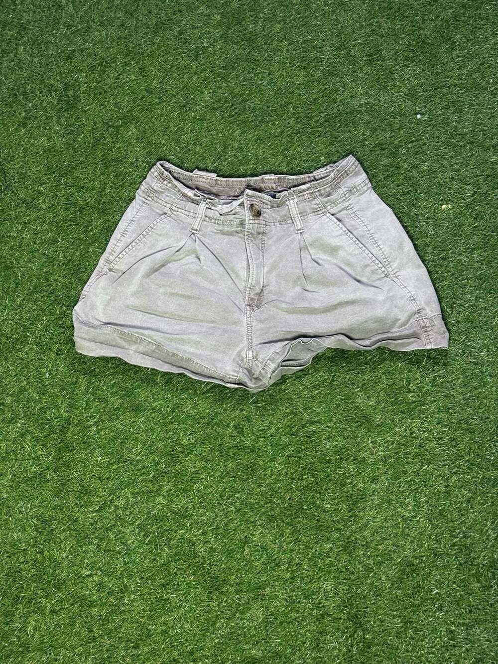 American Eagle Super Stretch Pleated Shorts Size 4